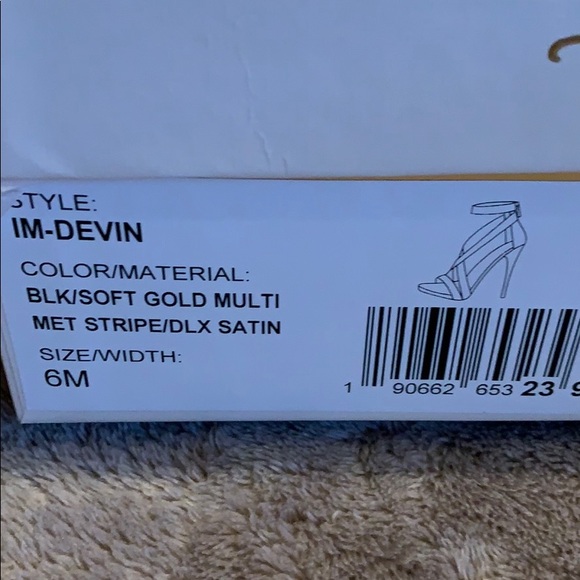 Vince Camuto Heels - Picture 4 of 6